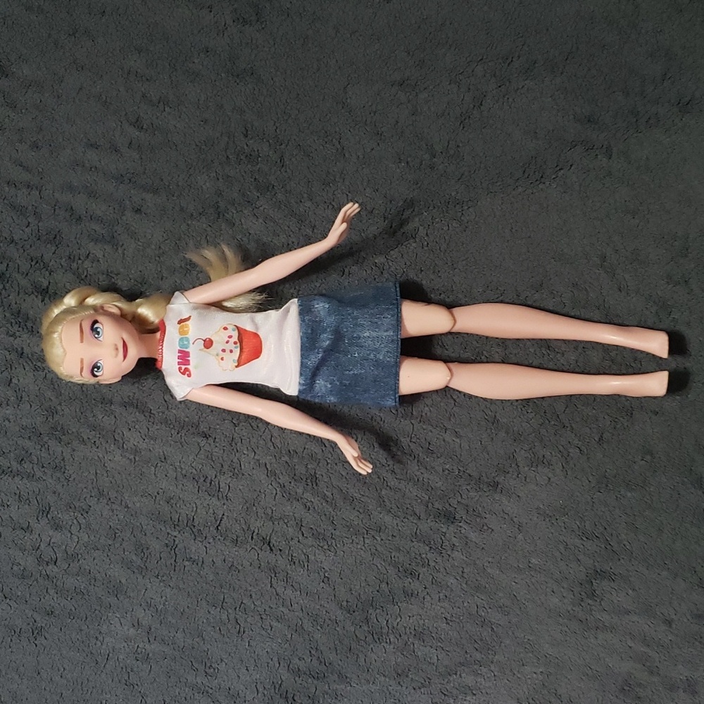 DISNEY DOLL